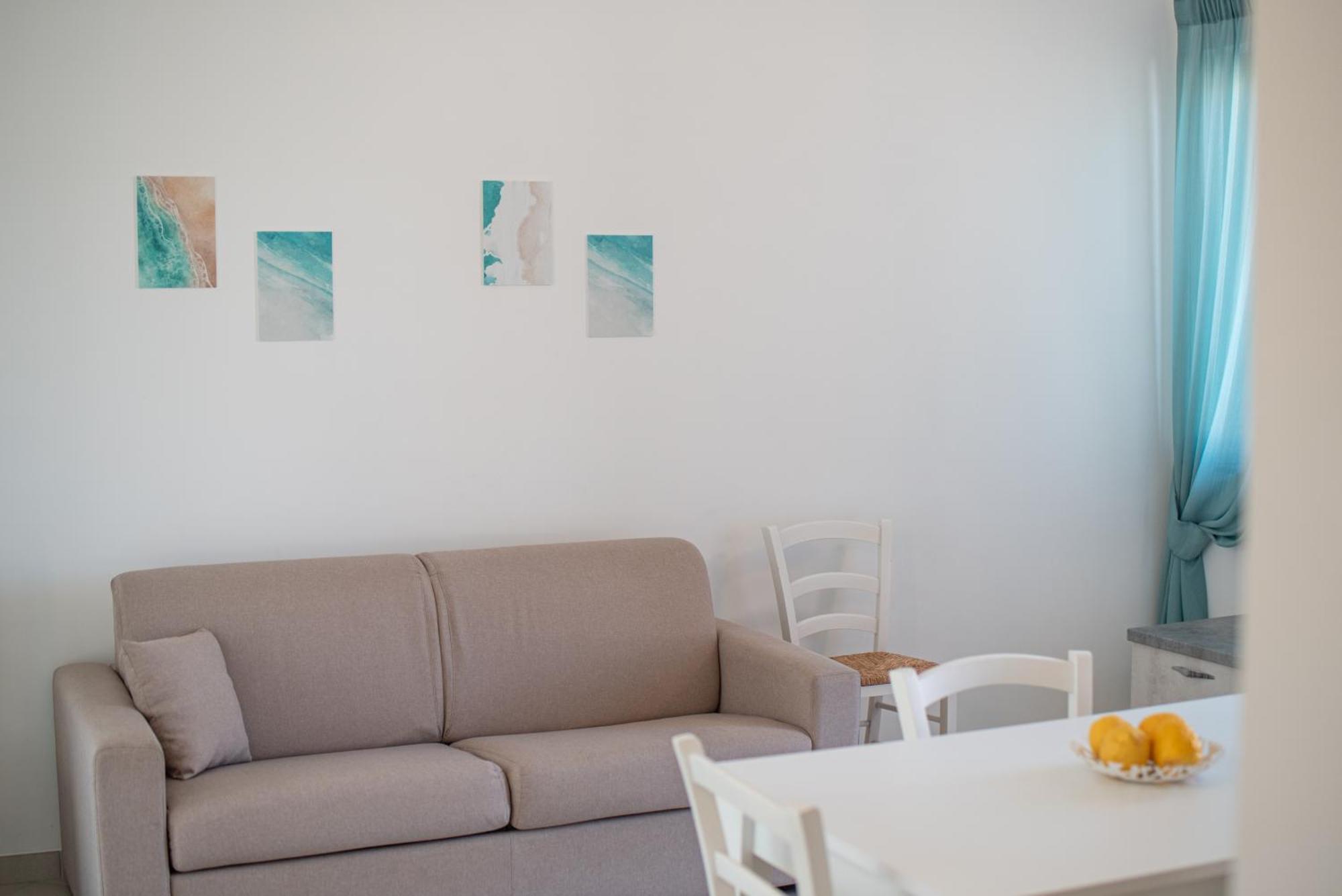 Icaro Residence Apartments With A Beautiful Pool SantʼAgata di Militello エクステリア 写真