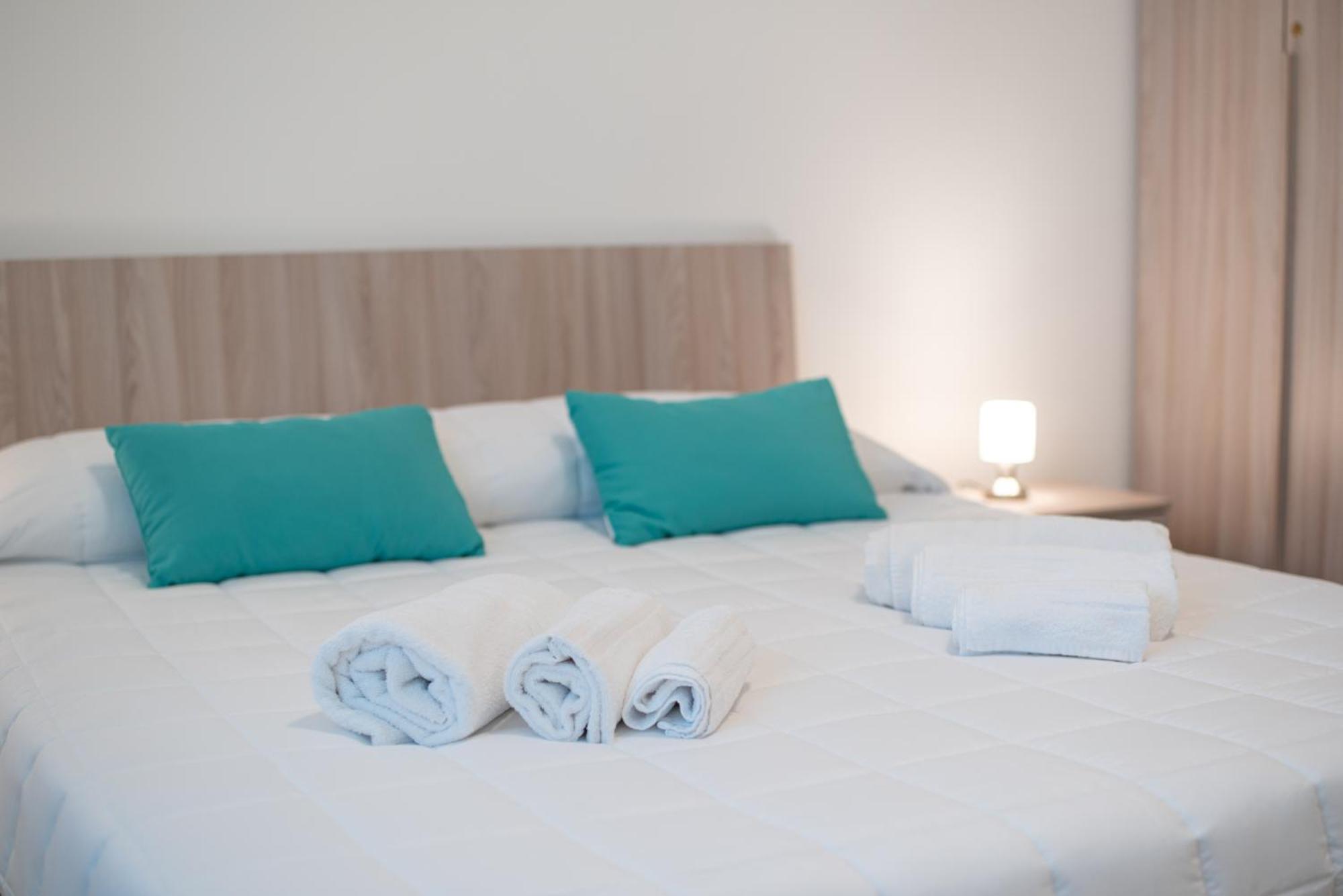 Icaro Residence Apartments With A Beautiful Pool SantʼAgata di Militello エクステリア 写真