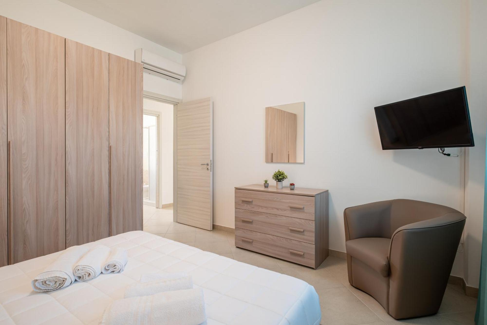 Icaro Residence Apartments With A Beautiful Pool SantʼAgata di Militello エクステリア 写真