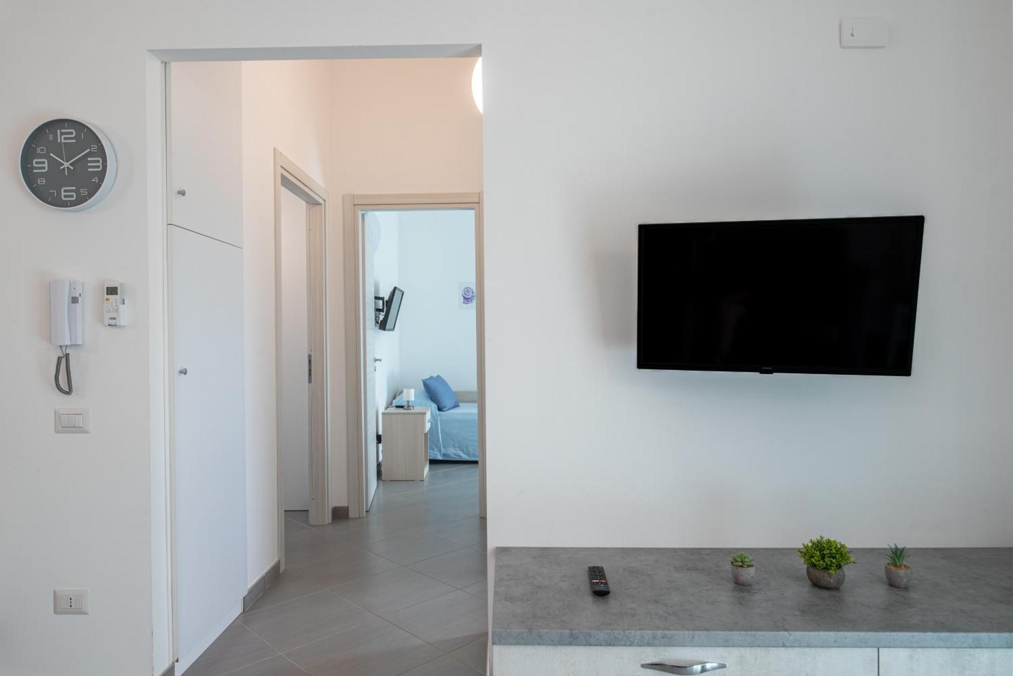 Icaro Residence Apartments With A Beautiful Pool SantʼAgata di Militello エクステリア 写真