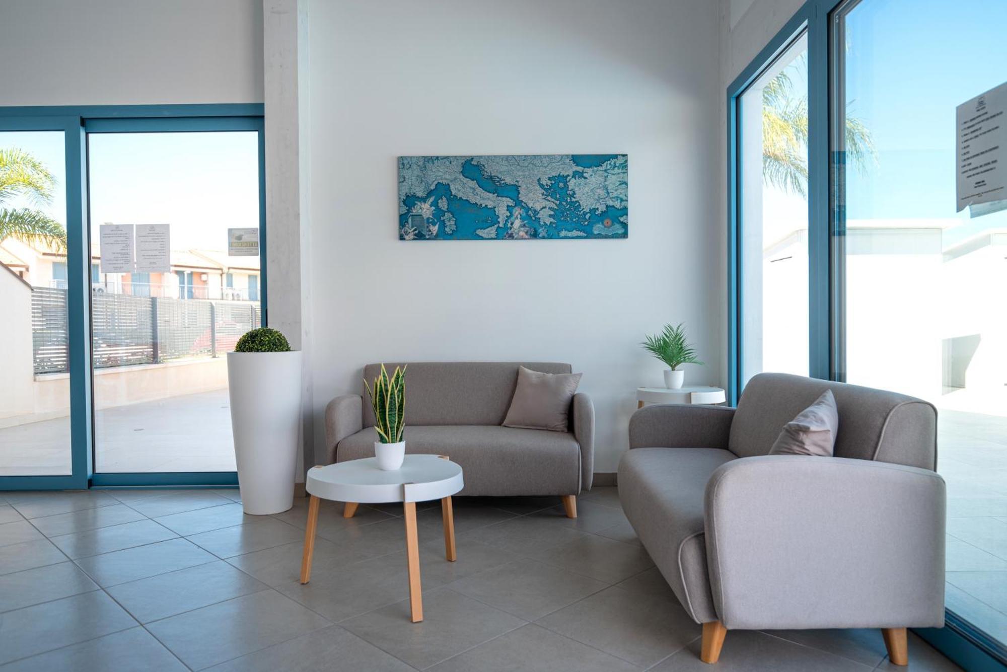 Icaro Residence Apartments With A Beautiful Pool SantʼAgata di Militello エクステリア 写真