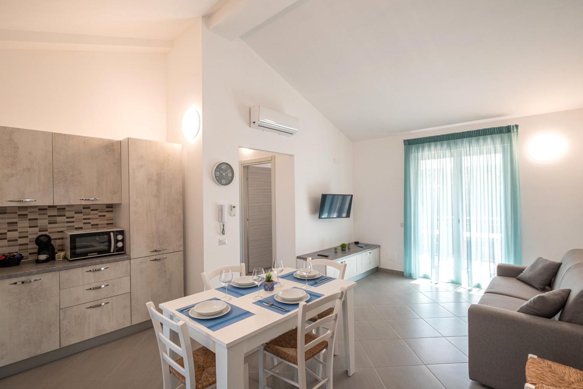 Icaro Residence Apartments With A Beautiful Pool SantʼAgata di Militello エクステリア 写真