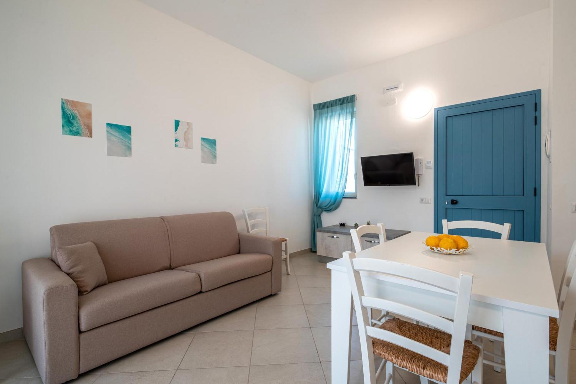 Icaro Residence Apartments With A Beautiful Pool SantʼAgata di Militello エクステリア 写真